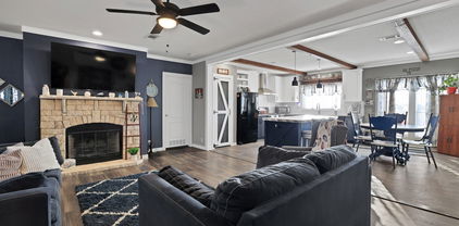 11855 County Road 2429, Kemp