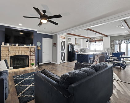 11855 County Road 2429, Kemp