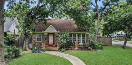 702 Lipscomb Ave, Dallas