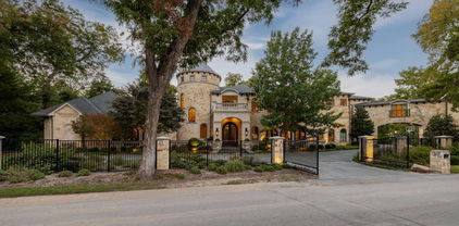 14917 Lake Forest Dr, Addison