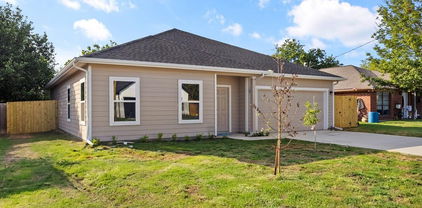 806 Melody Cir, Kaufman