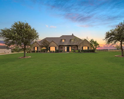 1354 Shadow Lakes Dr, Wills Point