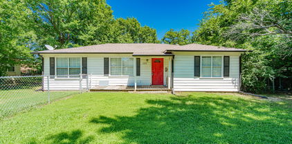 1120 N 3rd St, Wills Point