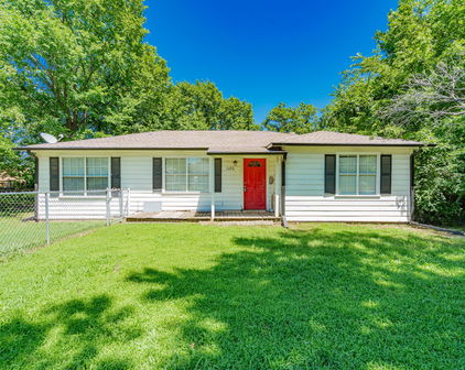 1120 N 3rd St, Wills Point