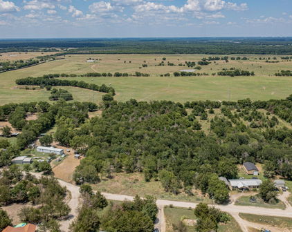 2956 Private Rd, Quinlan