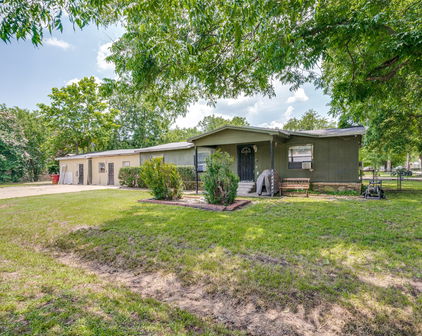 201 E 2nd St, Quinlan