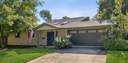 3532 Timberview Rd, Dallas