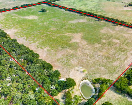 18025 County Road 4052, Kemp