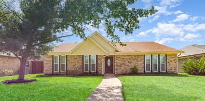 229 S Heartz Rd, Coppell