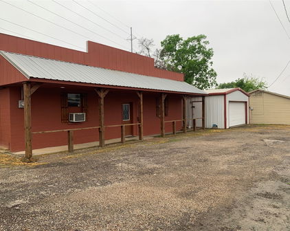 848 Houston St, Wills Point