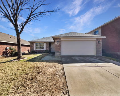 2042 Lake Trail Dr, Heartland