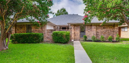 2126 Pueblo Dr, Carrollton