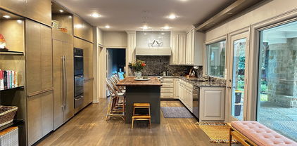 9027 Guernsey Ln, Dallas