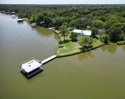 8731 Lakeshore Dr, Kemp