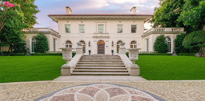 4215 Lakeside Dr, Highland Park