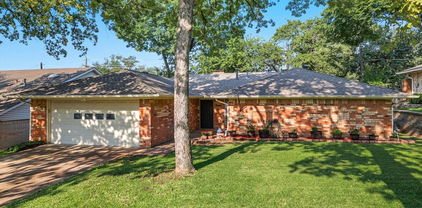 1621 Ronne Dr, Irving