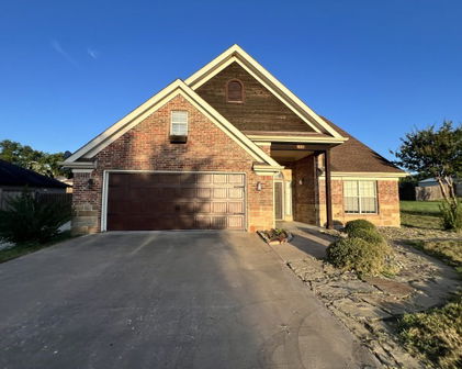 600 College St, Crandall