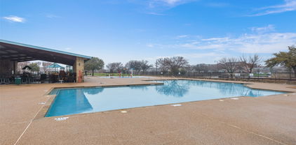 1002 Fredonia Dr, Forney