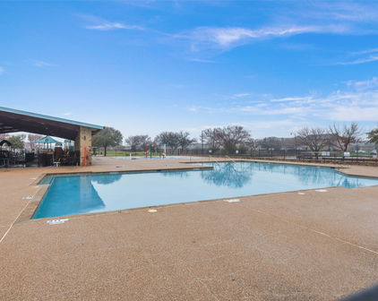 1002 Fredonia Dr, Forney