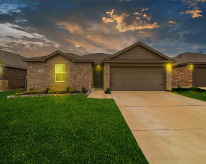 1418 Mckavett Rd, Forney
