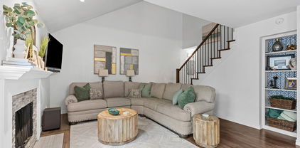 8439 Barnaby St, Dallas