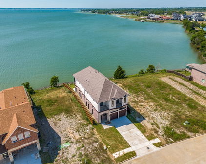 18023 Lake Ray Hubbard Dr, Forney