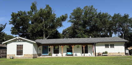 1704 S Houston St, Kaufman