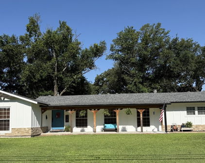 1704 S Houston St, Kaufman