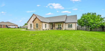 612 Laurel Dr, Wills Point
