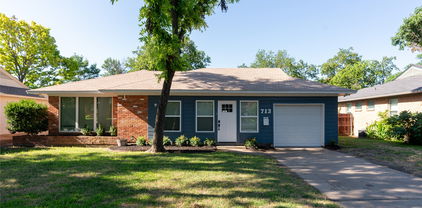 713 Nottingham Dr, Richardson