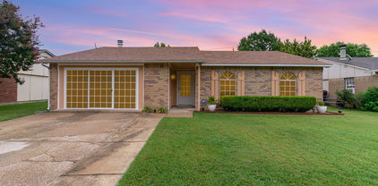 404 Forestwood Dr, Forney