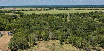 2956 Private Rd, Quinlan
