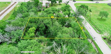 611 E Main St, Forney