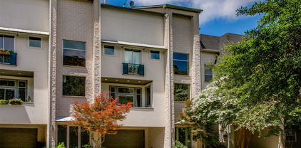 2211 Worthington St, Dallas