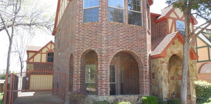504 Phillip Dr, Cedar Hill