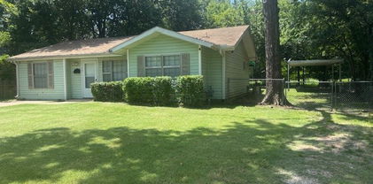 501 3rd St, Terrell