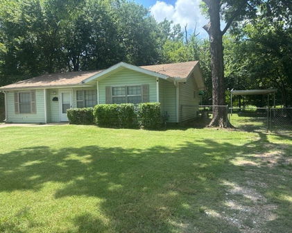 501 3rd St, Terrell