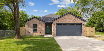 1307 E First North St, Kaufman
