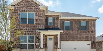 2912 Hanscom St, Forney