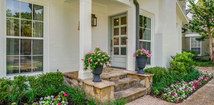 4667 Westside Dr, Highland Park