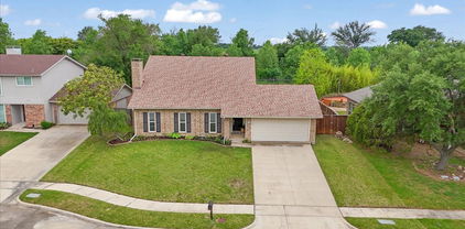 2538 Via Avenida, Carrollton