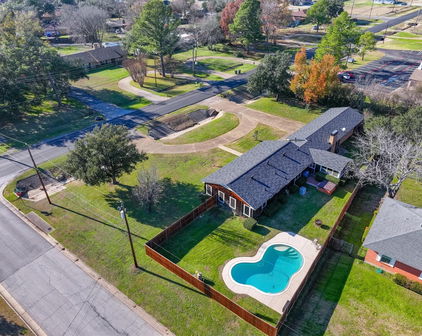 1102 Griffith Ave, Terrell