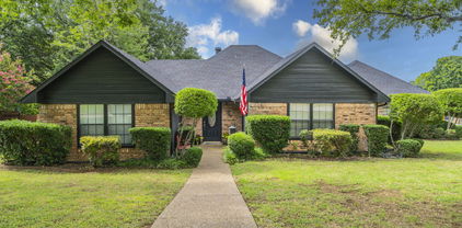 1002 Capetown Dr, Grand Prairie