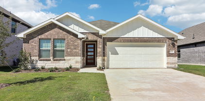 1127 Salado St, Crandall