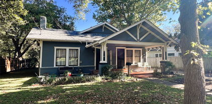 402 Johnson St, Terrell
