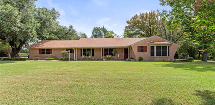 907 N Elm St, Kemp