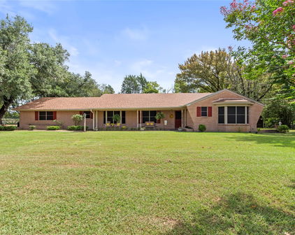907 N Elm St, Kemp