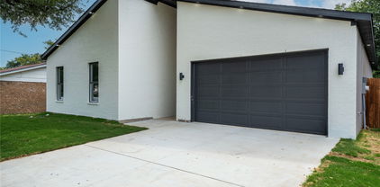 809 Singleton St, Grand Prairie