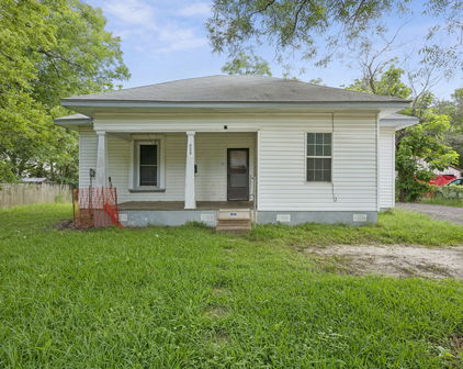 909 E High St, Terrell