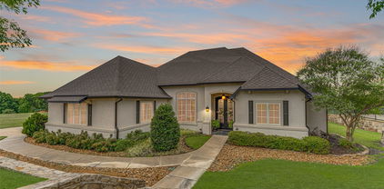 2412 Versailles Dr, Heath